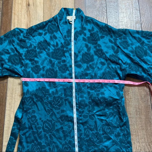 Vintage Victoria’s Secret Gold Label Robe Size S - Picture 12 of 15